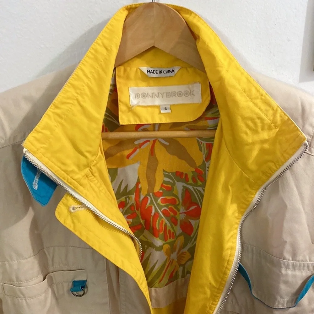 Vintage 90s khaki utility jacket with vibrant lining - Picture 2 of 7